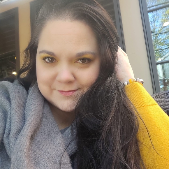 Meet your Posher, Candace - Picture 1 of 1